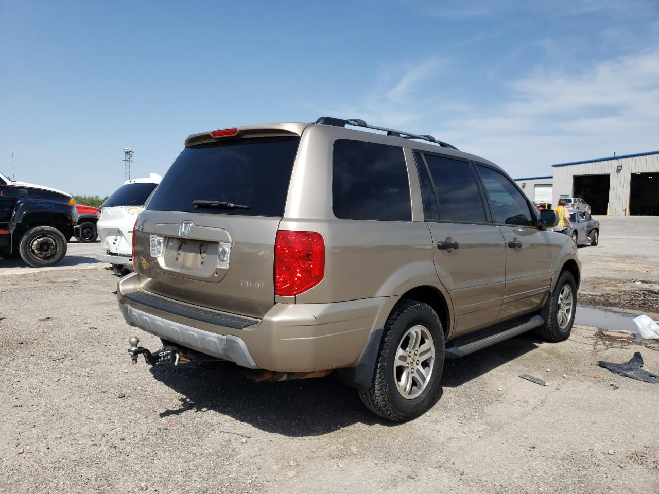 Photo 4 from auction – 2003 HONDA PILOT EXL with VIN 2HKYF18603H540083