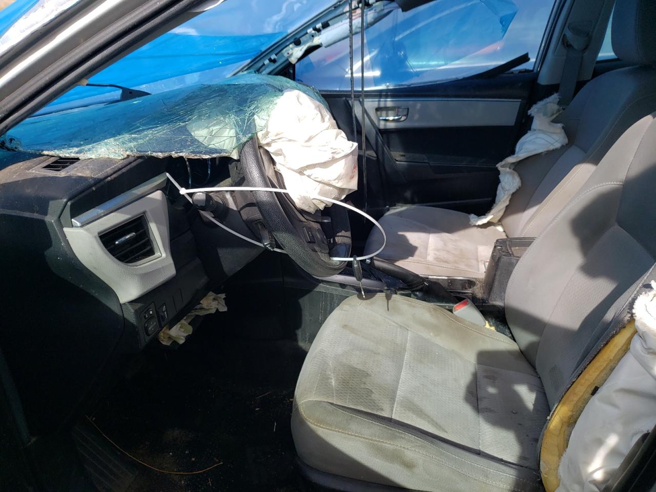 Photo 5 from auction – 2015 TOYOTA COROLLA L with VIN 5YFBURHE3FP215856