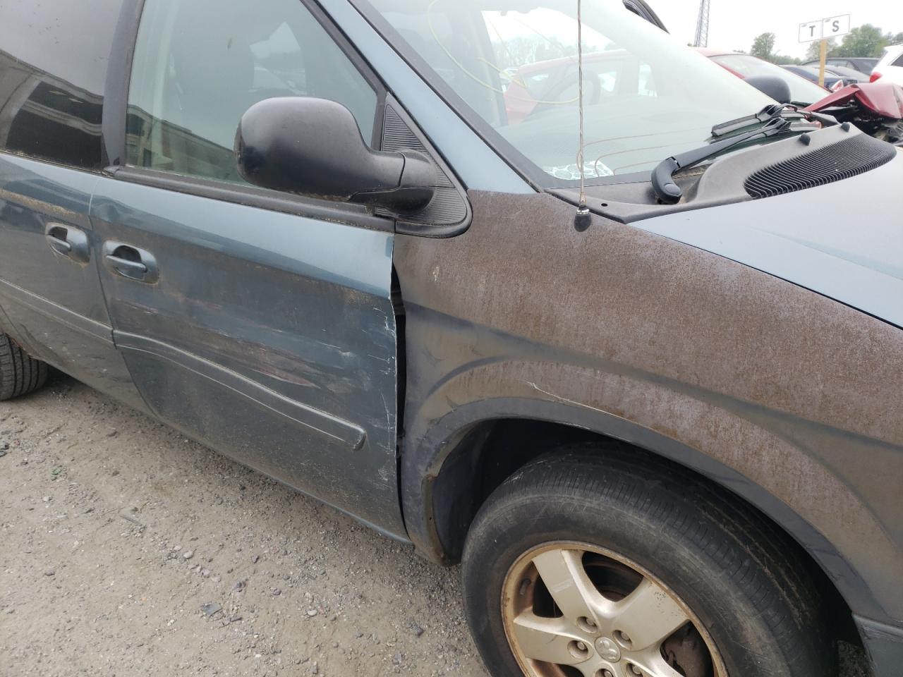 Photo 9 from auction – 2005 DODGE GRAND CARA with VIN 2D8GP44LX5R318566