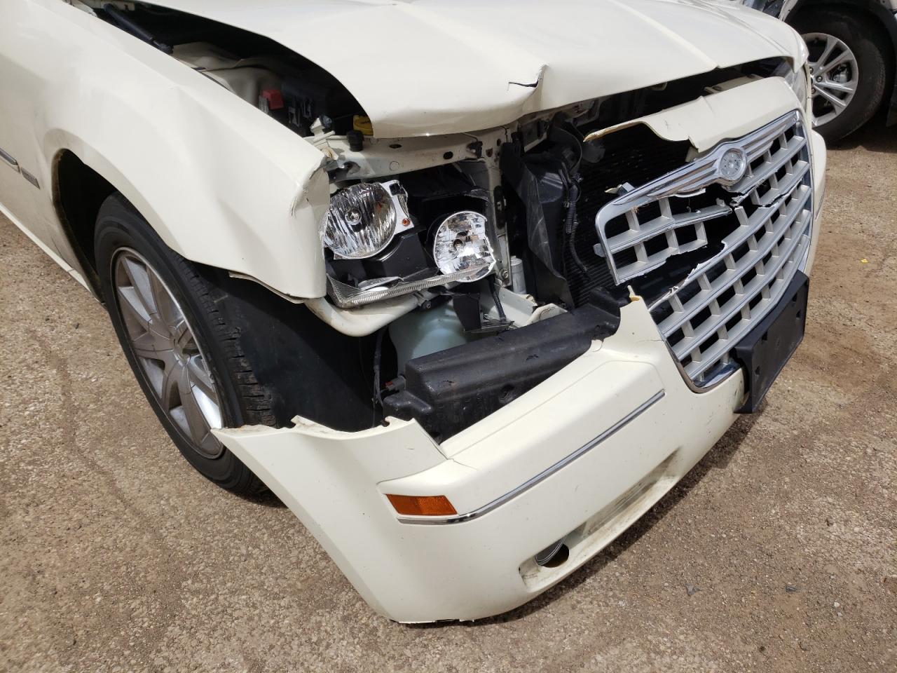 Photo 9 from auction – 2010 CHRYSLER 300 TOURIN with VIN 2C3CA5CV9AH254192