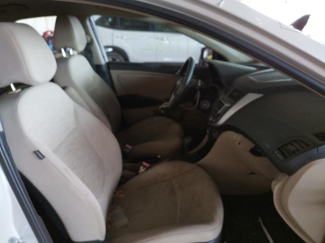 Photo 5 from auction – 2016 HYUNDAI ACCENT SE with VIN KMHCT4AE4GU997170