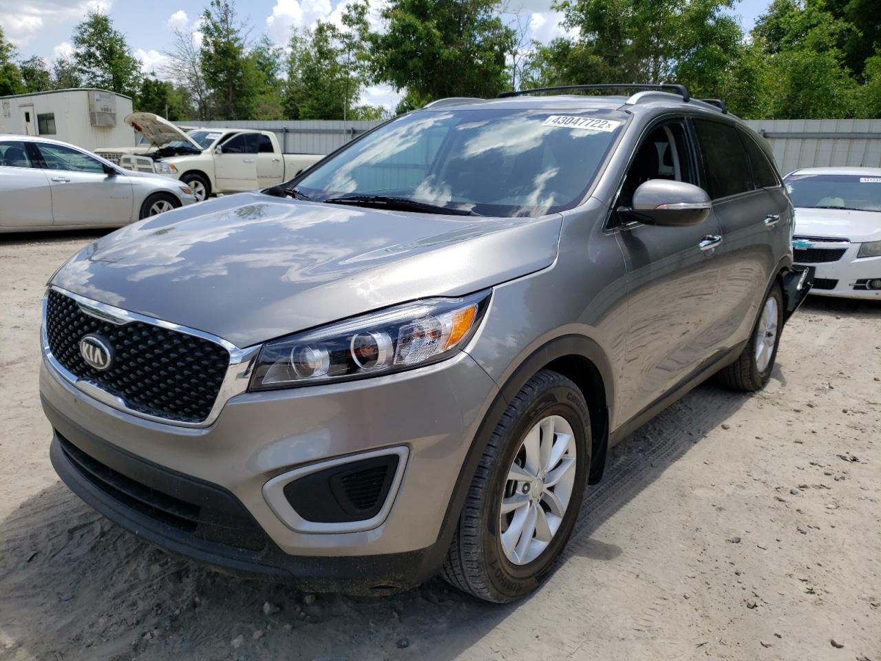 Photo 2 from auction – 2018 KIA SORENTO LX with VIN 5XYPG4A30JG424641