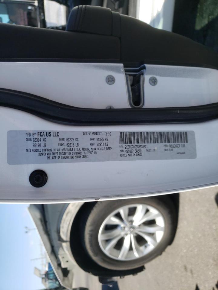 Photo 10 from auction – 2016 CHRYSLER 300 LIMITE with VIN 2C3CCAAG2GH230221