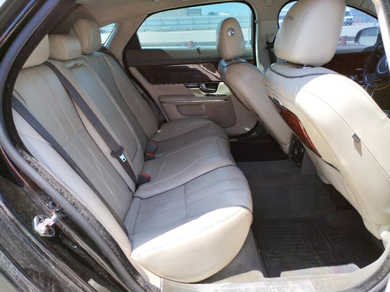Photo 6 from auction – 2011 JAGUAR XJL SUPERC with VIN SAJWA2GE5BMV07347