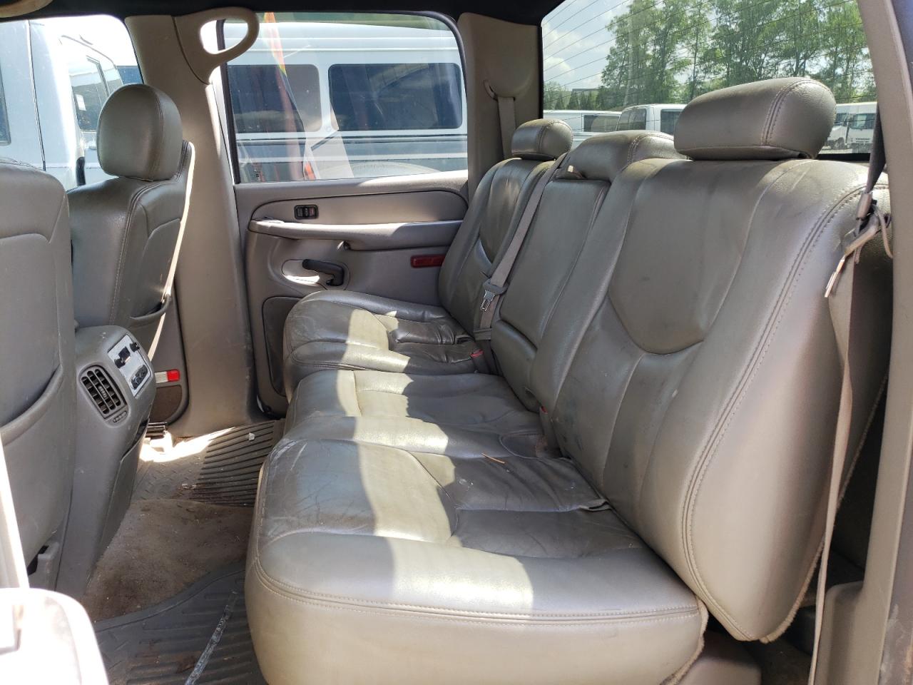 Photo 6 from auction – 2004 CHEVROLET SILVERADO with VIN 1GCGC23U94F263512
