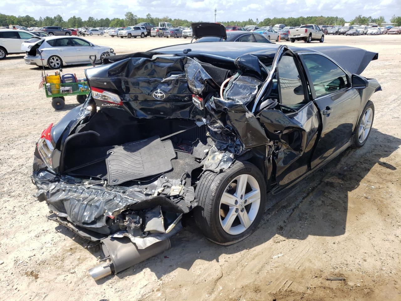 Photo 4 from auction – 2014 TOYOTA CAMRY L with VIN 4T1BF1FK3EU747707
