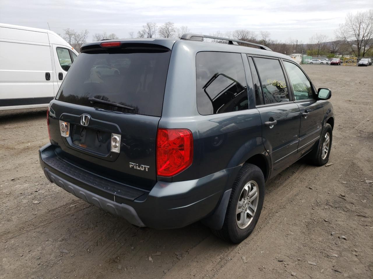 Photo 4 from auction – 2005 HONDA PILOT EXL with VIN 5FNYF185X5B010535
