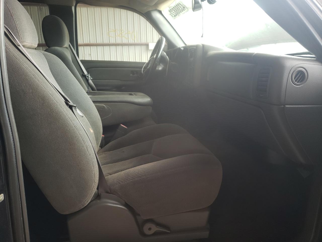 Photo 5 from auction – 2005 CHEVROLET SILVERADO with VIN 2GCEC19V251195158