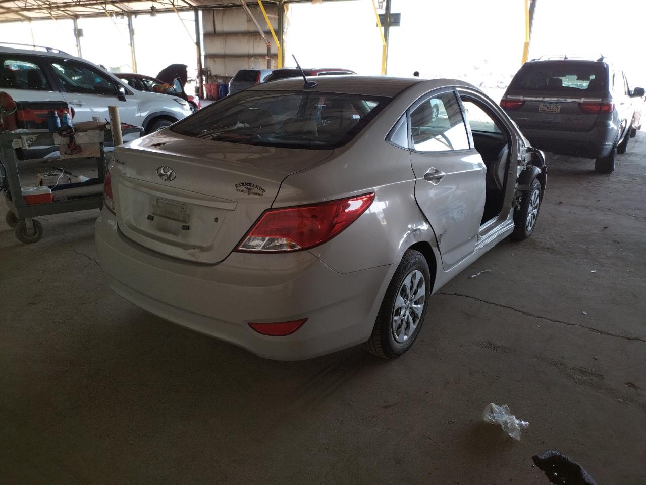 Photo 4 from auction – 2016 HYUNDAI ACCENT SE with VIN KMHCT4AE4GU997170