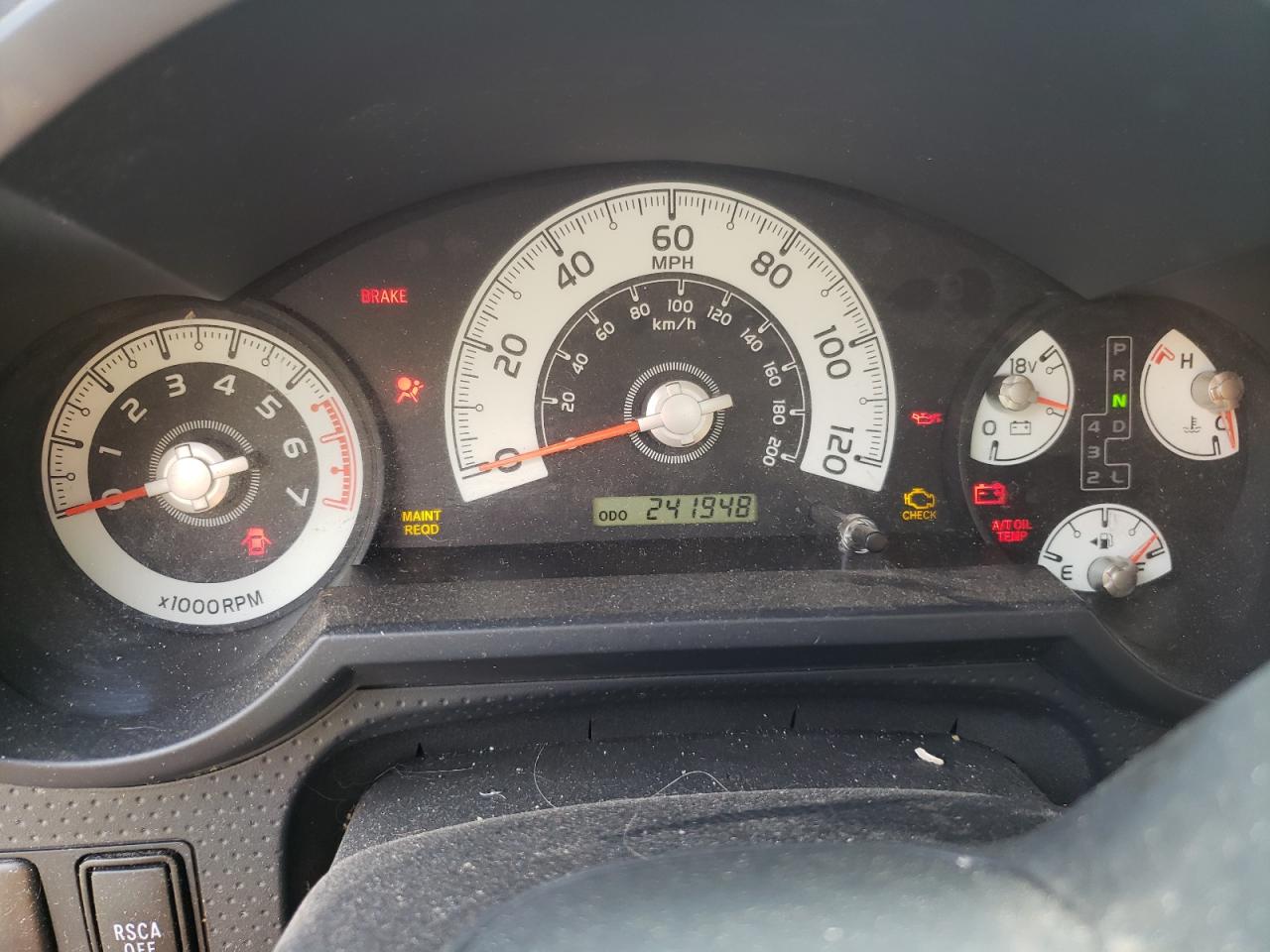 Photo 8 from auction – 2011 TOYOTA FJ CRUISER with VIN JTEBU4BF3BK108220