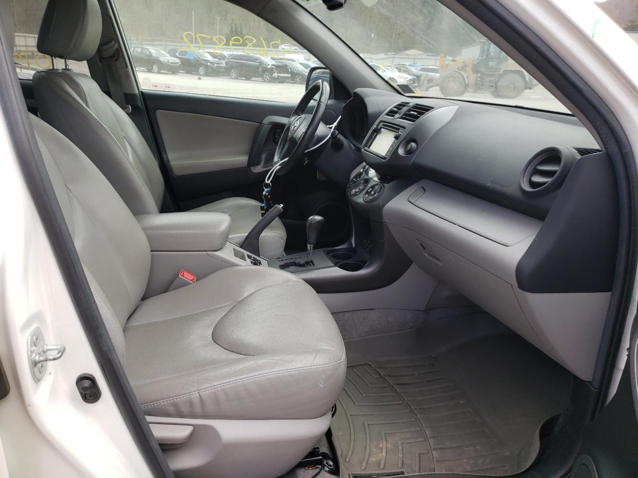 Photo 5 from auction – 2012 TOYOTA RAV4 LIMIT with VIN 2T3DK4DV6CW082325