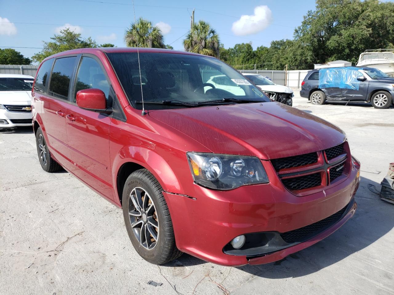 DODGE GRAND CARA 2015 with VIN 2C4RDGEG9FR649336 - Photo from auction