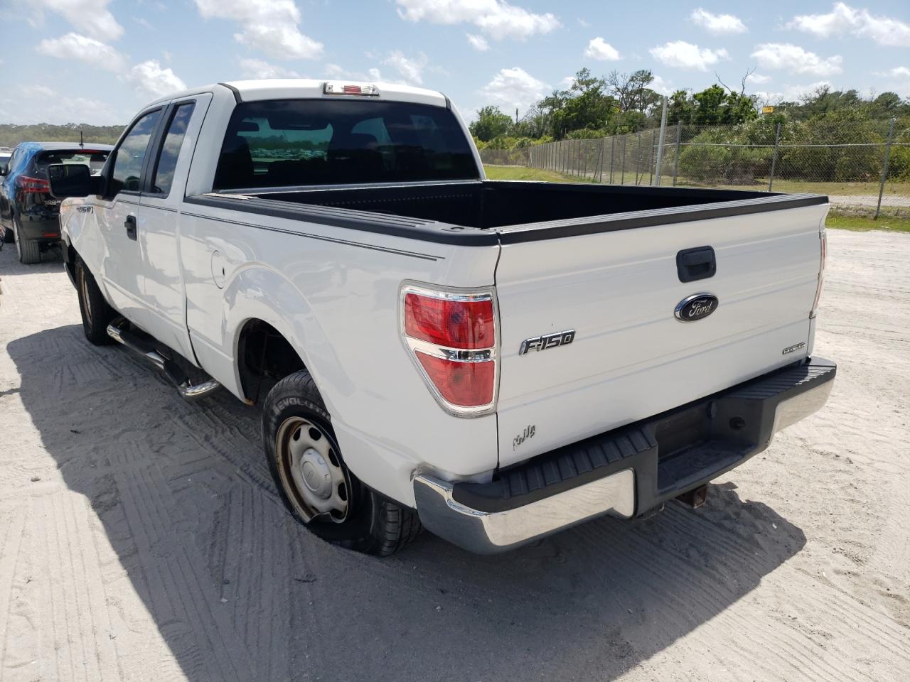 Photo 3 from auction – 2012 FORD F150 SUPER with VIN 1FTEX1CM3CFC07019