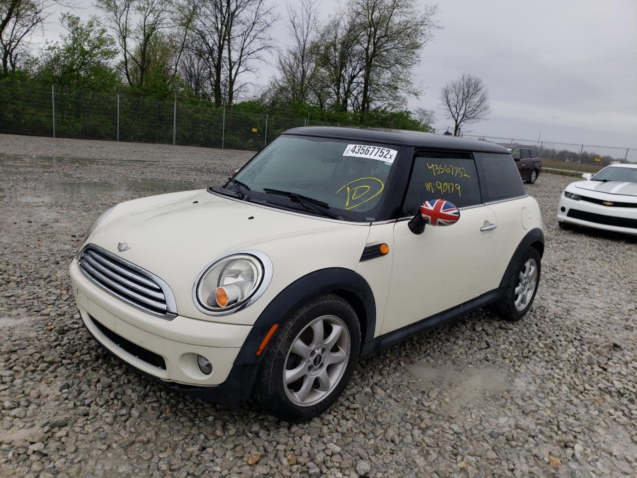 Photo 2 from auction – 2009 MINI COOPER with VIN WMWMF33519TU69812