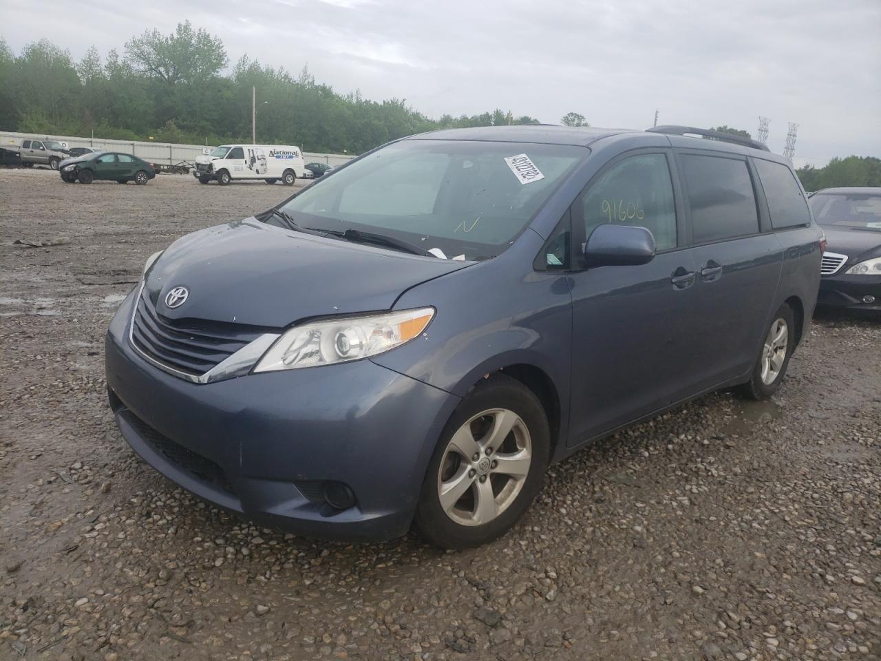 Photo 2 from auction – 2015 TOYOTA SIENNA LE with VIN 5TDKK3DC4FS608098