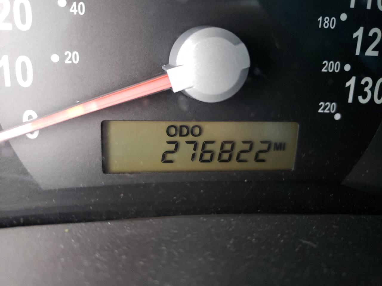 Photo 8 from auction – 2006 KIA SEDONA EX with VIN KNDMB233166081982