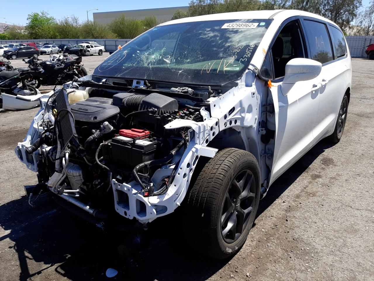 Photo 2 from auction – 2020 CHRYSLER PACIFICA T with VIN 2C4RC1FG4LR121150