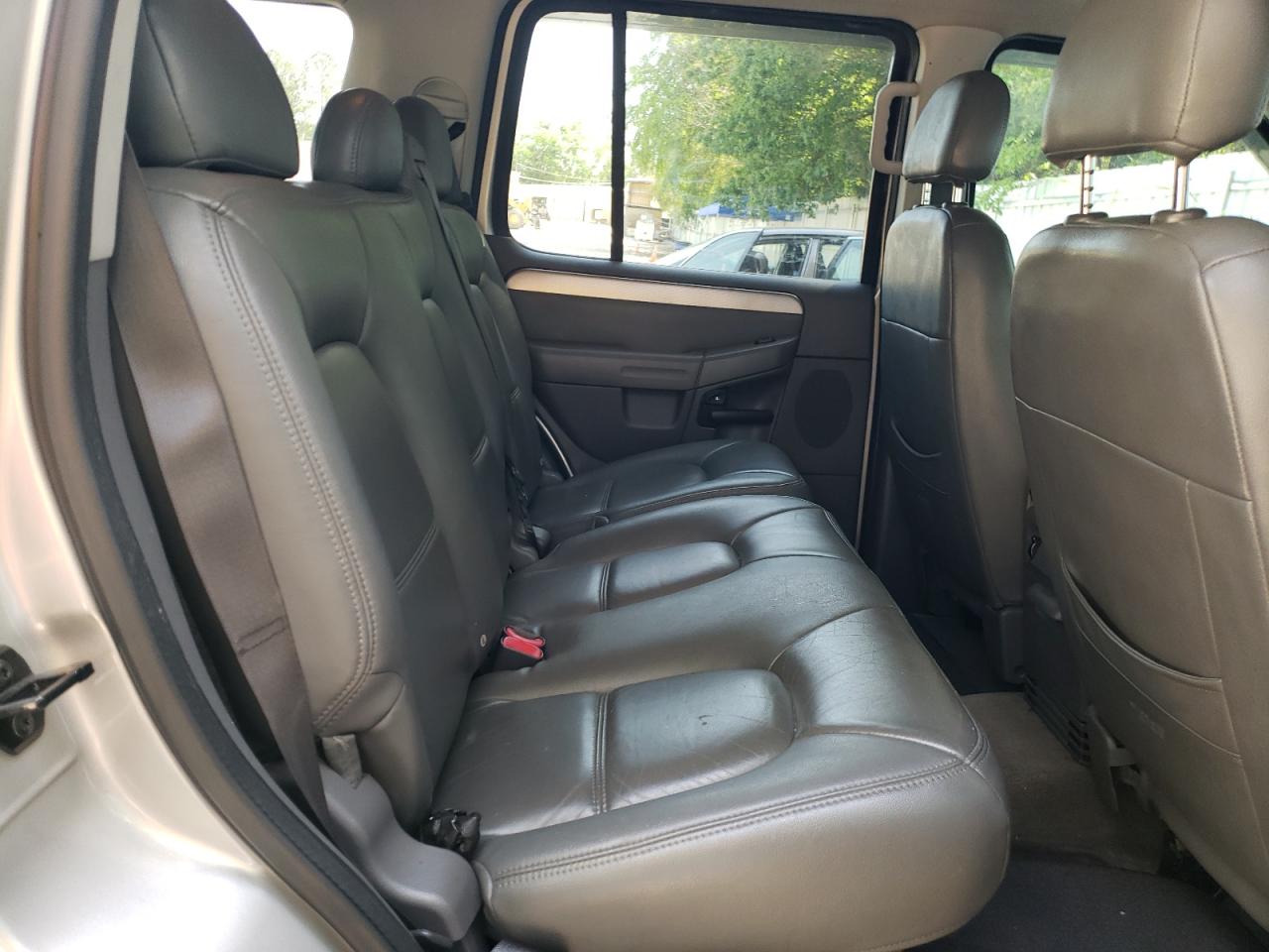 Photo 6 from auction – 2003 FORD EXPLORER X with VIN 1FMZU63K33UB51080