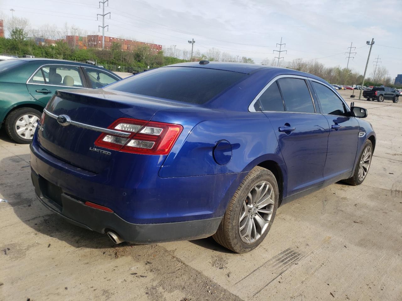 Photo 4 from auction – 2013 FORD TAURUS LIM with VIN 1FAHP2F88DG138749
