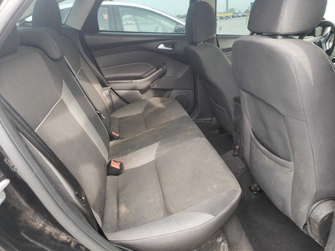 Photo 6 from auction – 2014 FORD FOCUS SE with VIN 1FADP3F29EL149395