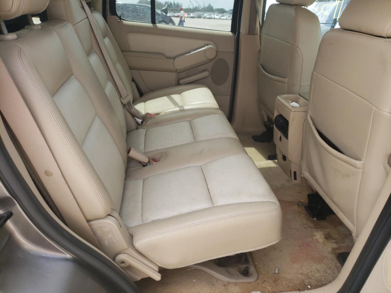 Photo 6 from auction – 2006 MERCURY MOUNTAINEE with VIN 4M2EU47EX6UJ19933