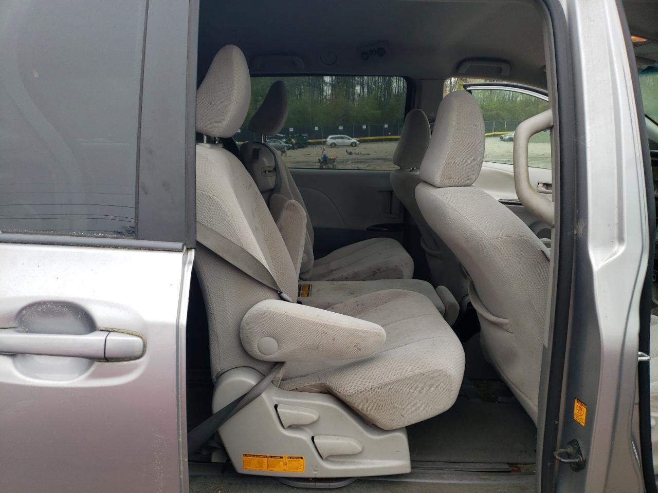 Photo 6 from auction – 2012 TOYOTA SIENNA BAS with VIN 5TDKA3DC1CS014339