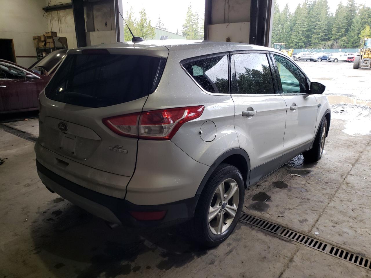 Photo 4 from auction – 2014 FORD ESCAPE SE with VIN 1FMCU0GX1EUD19956