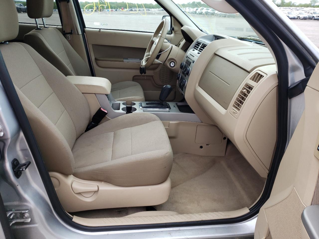 صورة رقم 5 من المزاد - 2010 FORD ESCAPE XLT مع VIN 1FMCU9DG2AKB11258