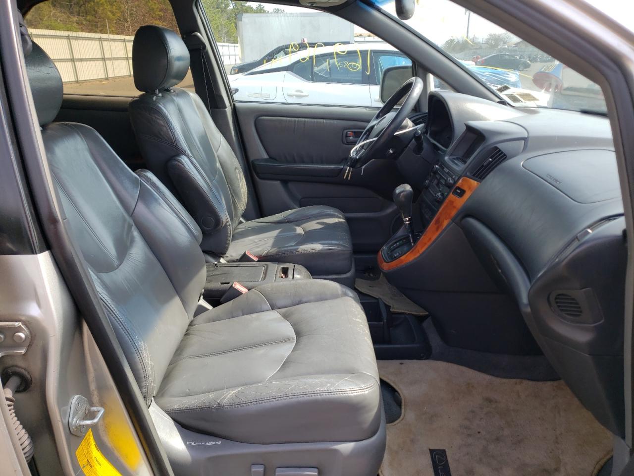 Photo 5 from auction – 2000 LEXUS RX 300 with VIN JT6HF10U1Y0140894