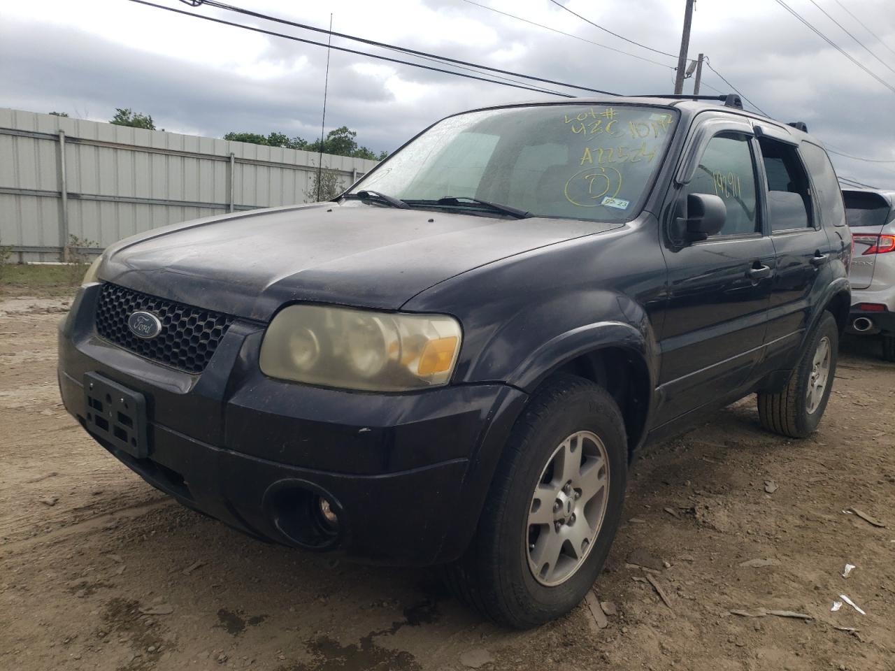 Photo 2 from auction – 2005 FORD ESCAPE LIM with VIN 1FMYU04185KA22524