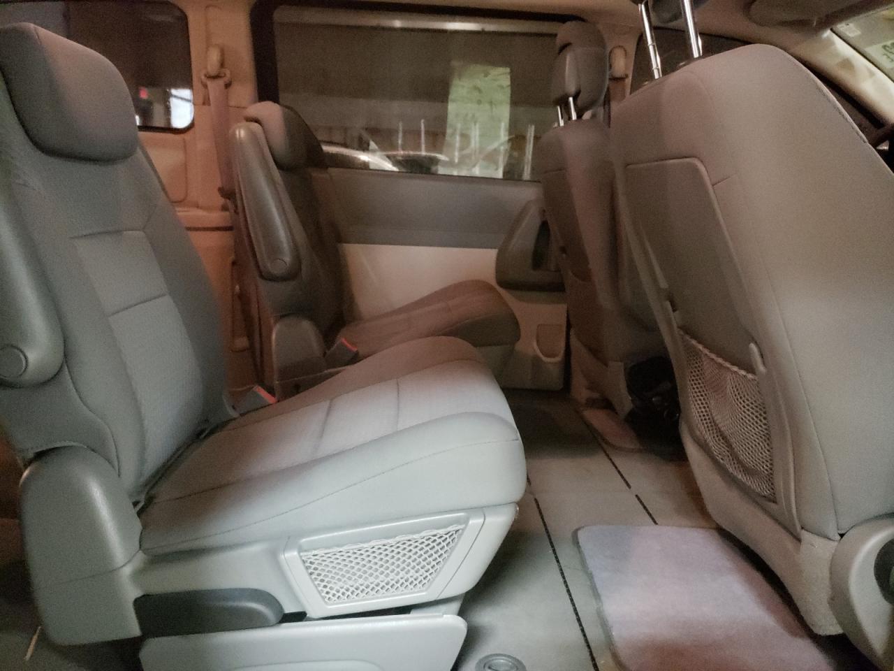 Photo 6 from auction – 2010 DODGE GRAND CARA with VIN 2D4RN4DEXAR282017