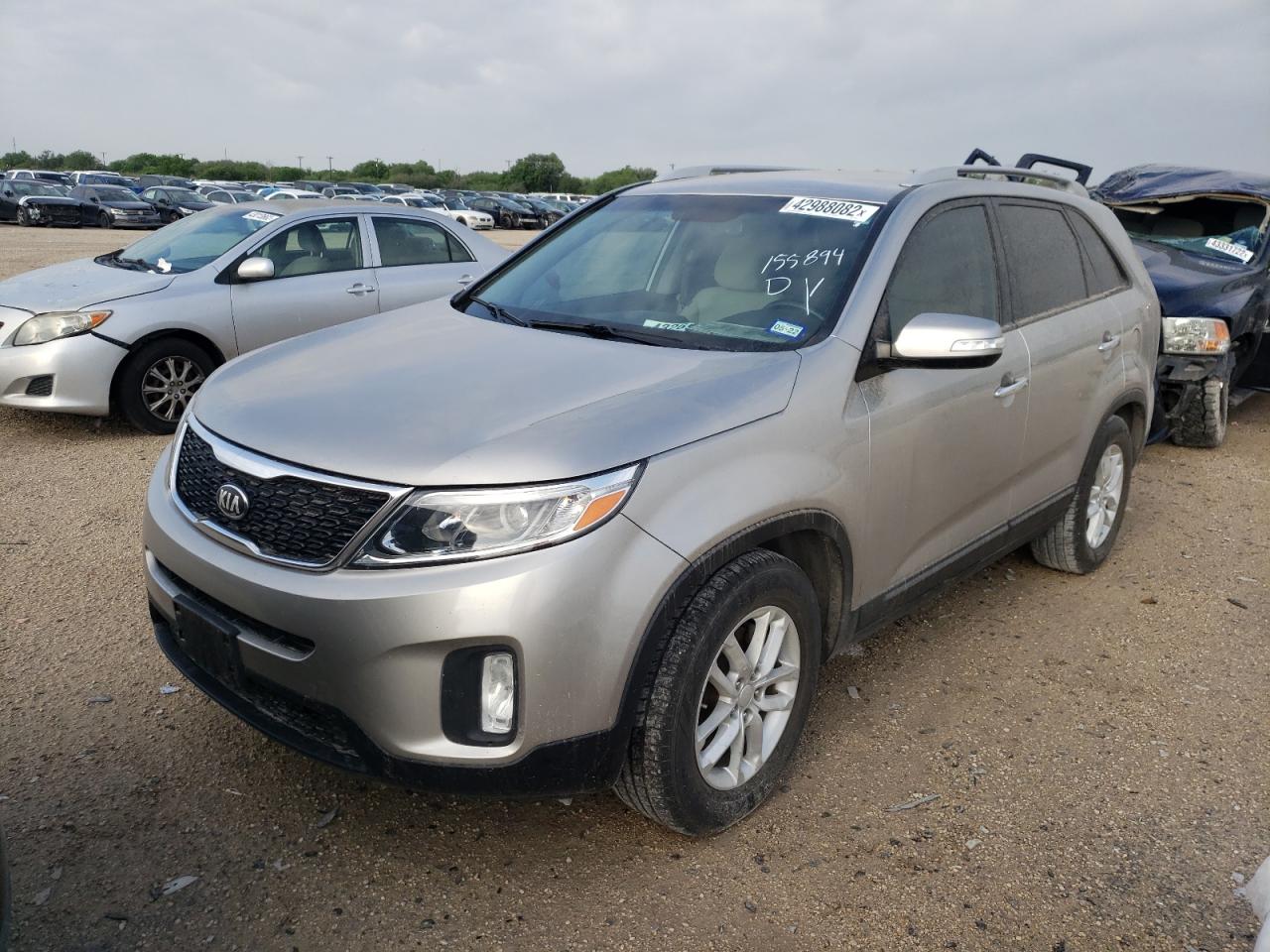 Photo 2 from auction – 2014 KIA SORENTO LX with VIN 5XYKT4A67EG448554