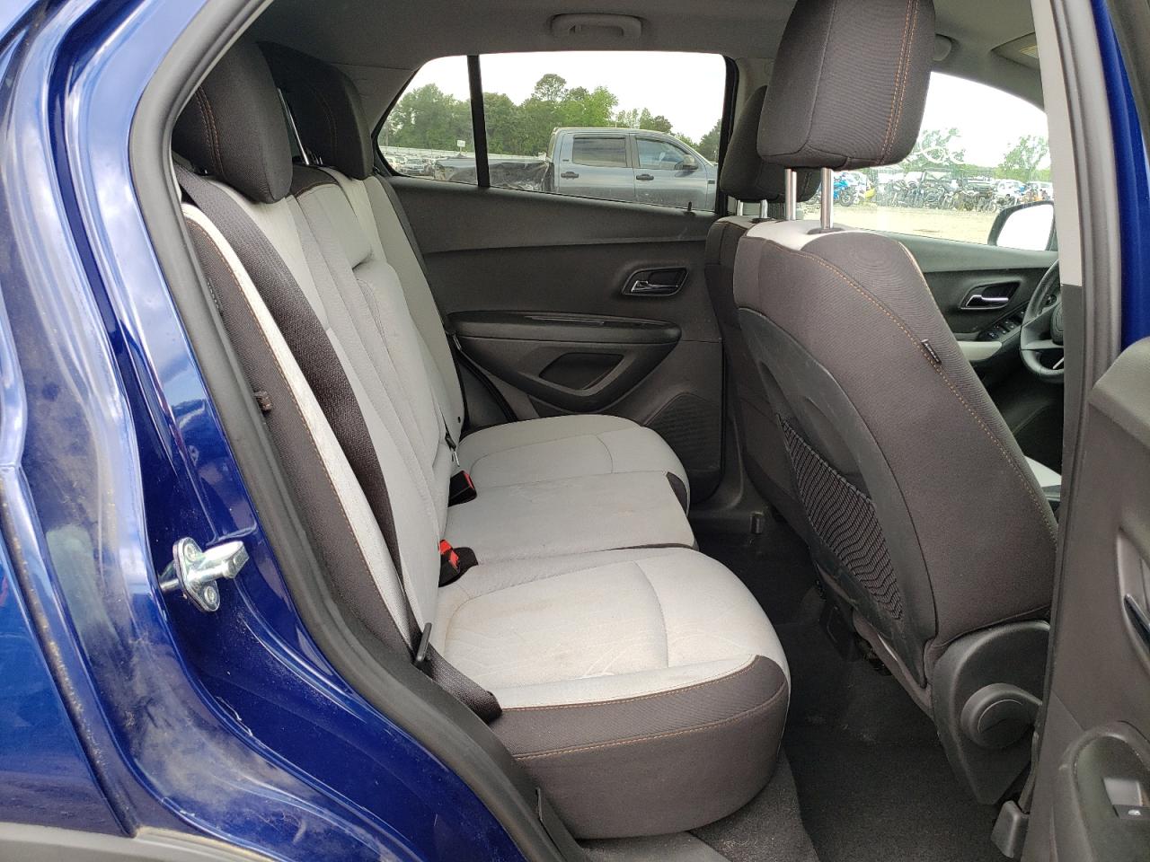 Photo 6 from auction – 2017 CHEVROLET TRAX 1LT with VIN 3GNCJLSBXHL132408