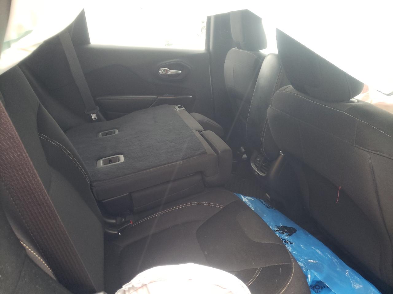 Photo 6 from auction – 2015 JEEP CHEROKEE L with VIN 1C4PJMCSXFW750611