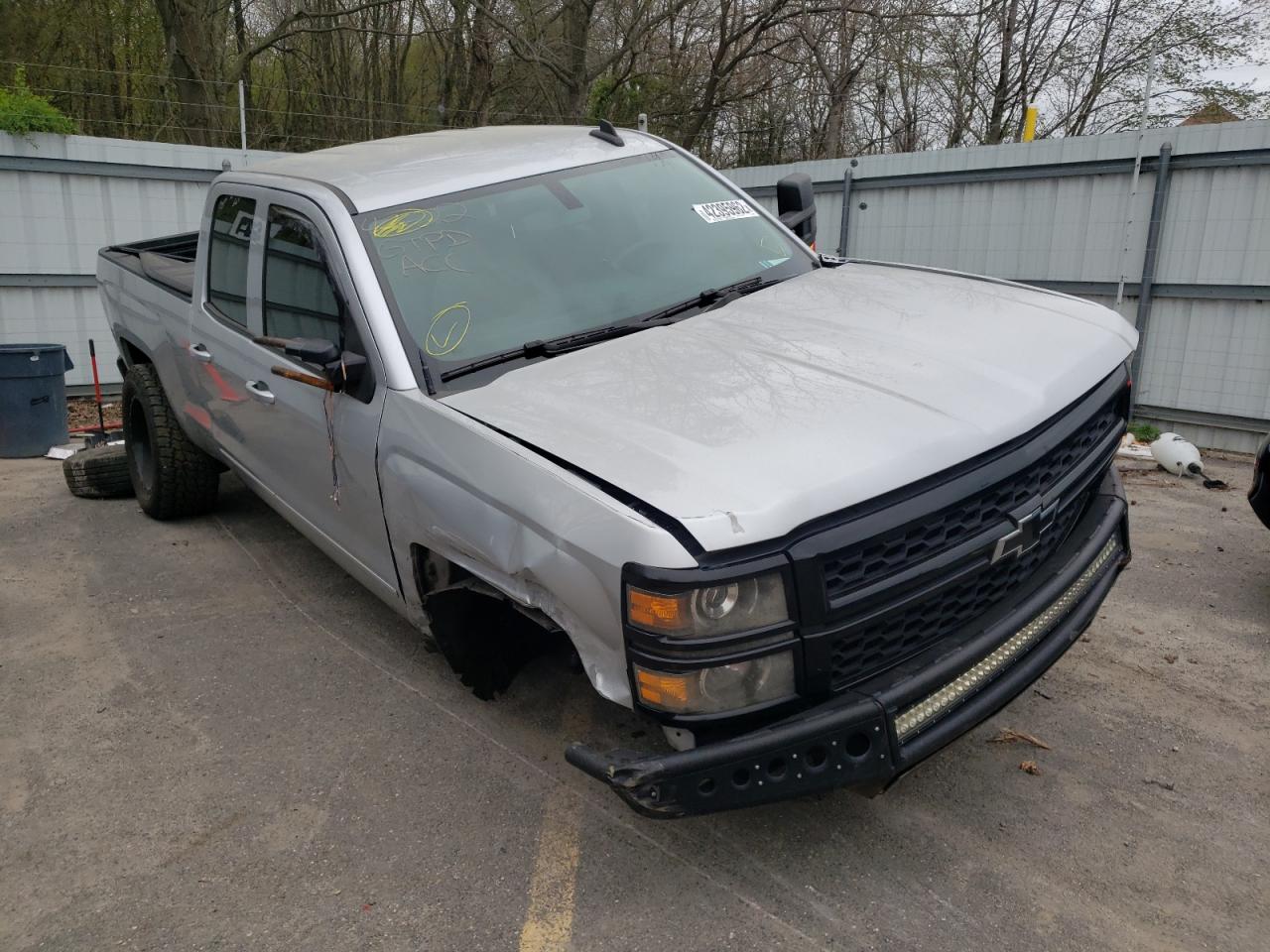 CHEVROLET SILVERADO 2015 with VIN 1GCVKREC2FZ160280 - Photo from auction