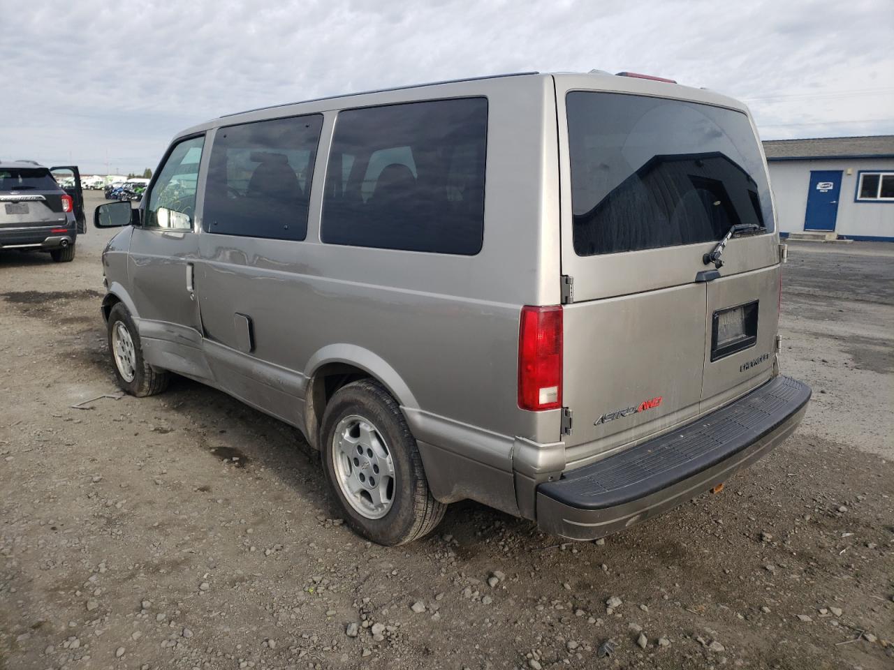 Photo 3 from auction – 2005 CHEVROLET ASTRO with VIN 1GNEL19X65B121444