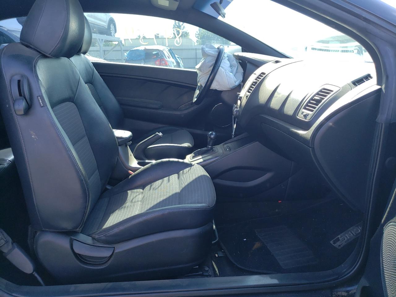 Photo 5 from auction – 2015 KIA FORTE SX with VIN KNAFZ6A30F5406896