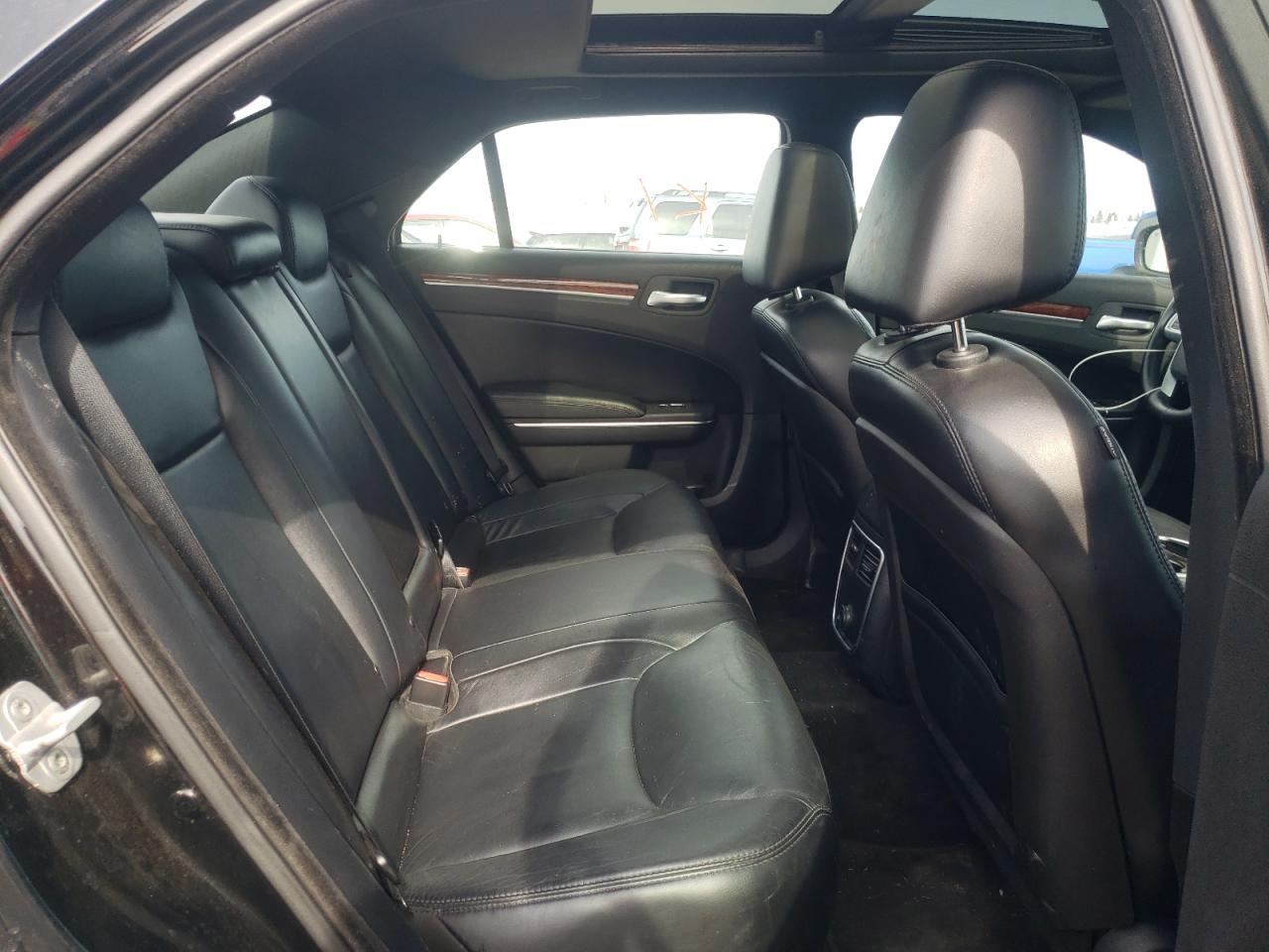 Photo 6 from auction – 2013 CHRYSLER 300 with VIN 2C3CCAAG1DH694290