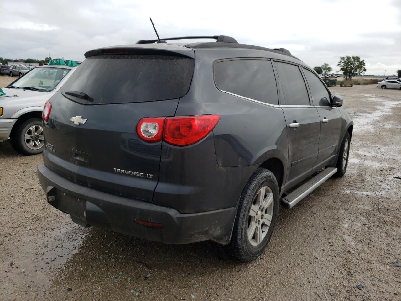 Photo 4 from auction – 2009 CHEVROLET TRAVERSE L with VIN 1GNER23D99S181503
