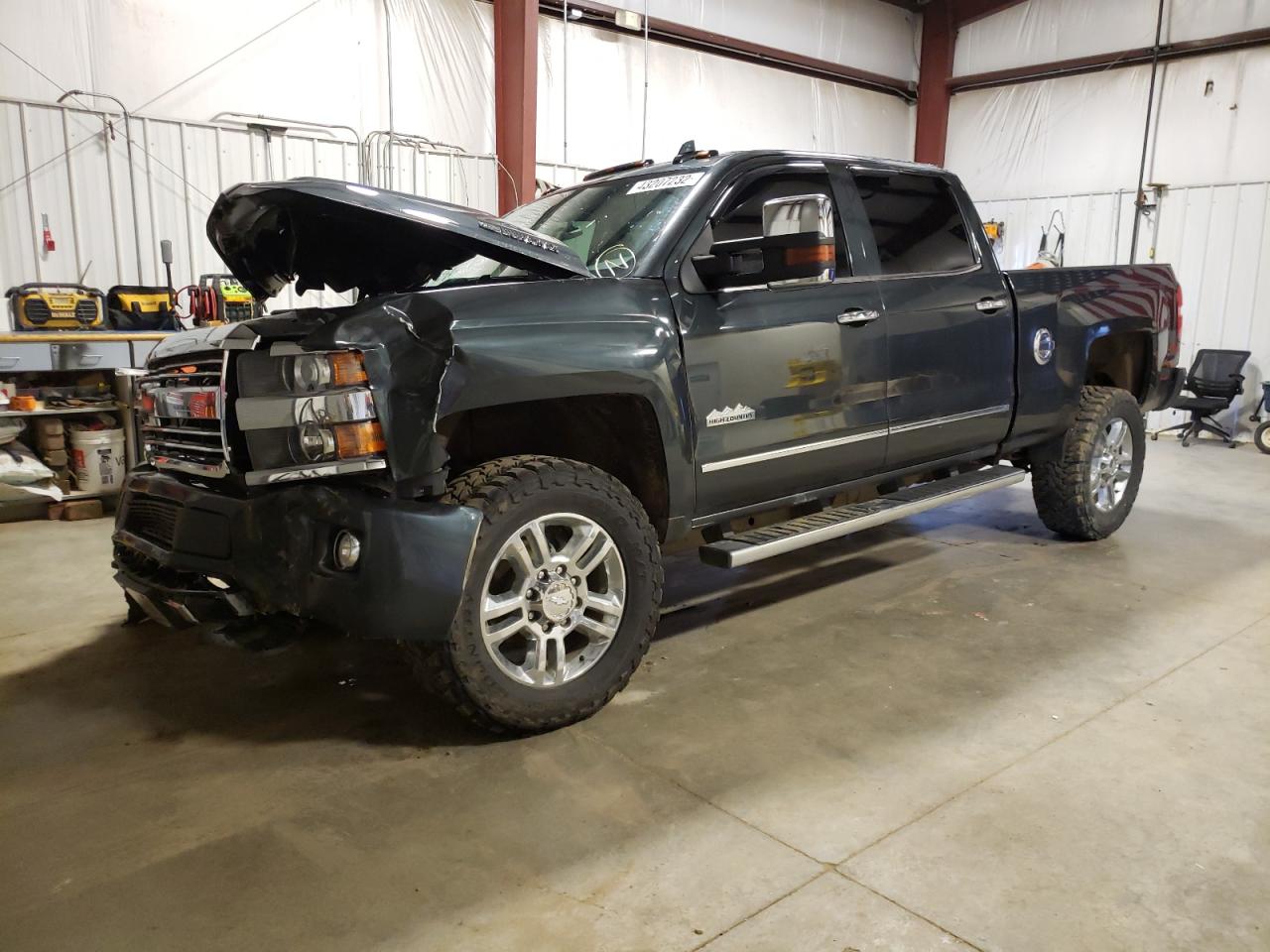 Photo 2 from auction – 2017 CHEVROLET SILVERADO with VIN 1GC1KXEY5HF129138