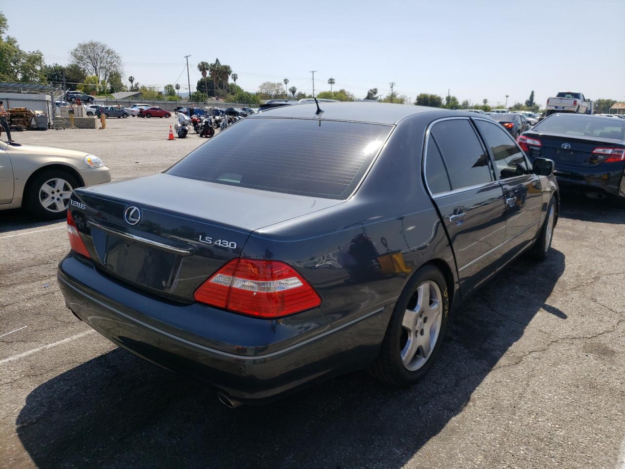 Photo 4 from auction – 2005 LEXUS LS 430 with VIN JTHBN36F755016552