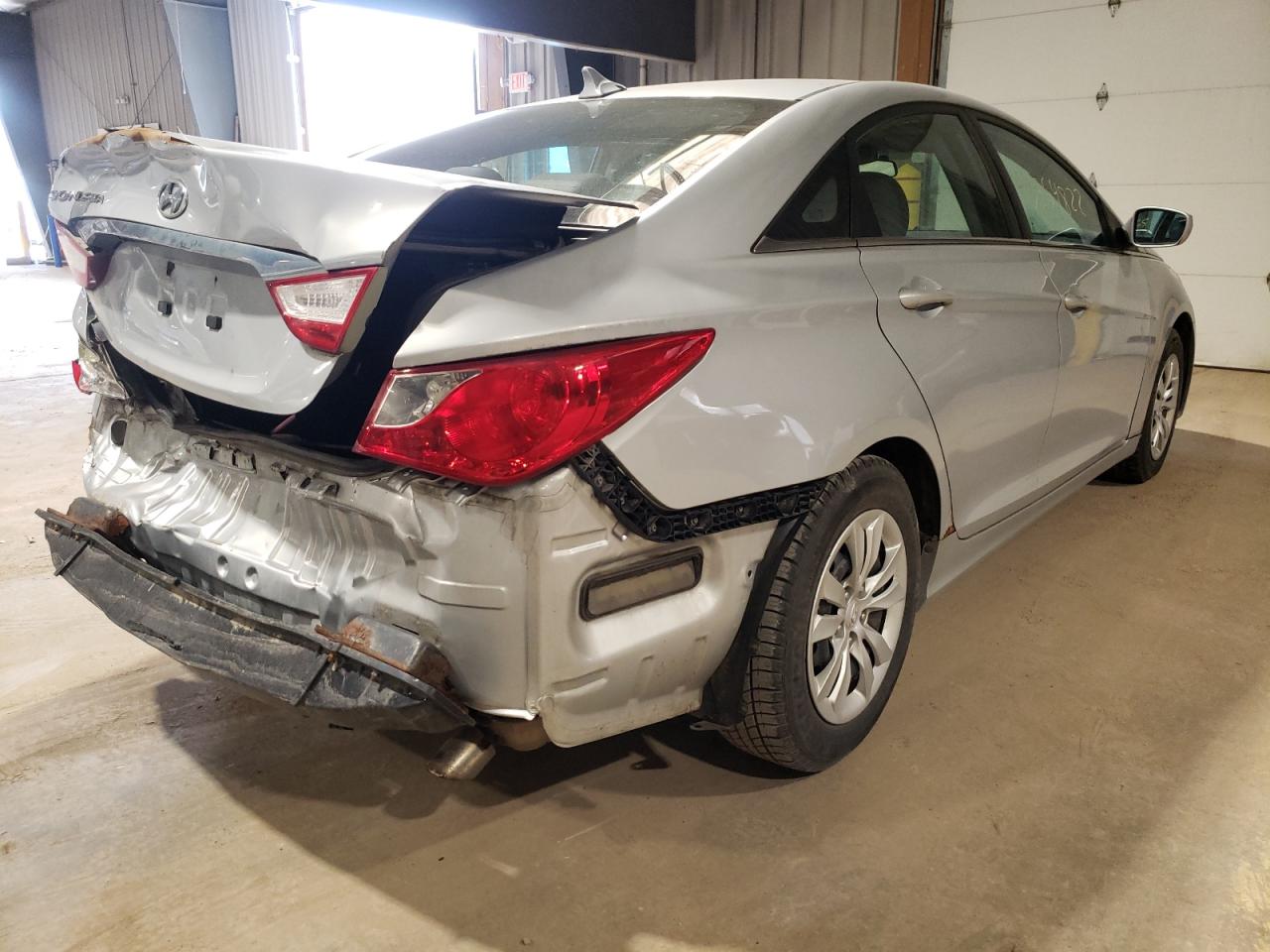 Photo 4 from auction – 2011 HYUNDAI SONATA GLS with VIN 5NPEB4AC1BH033465