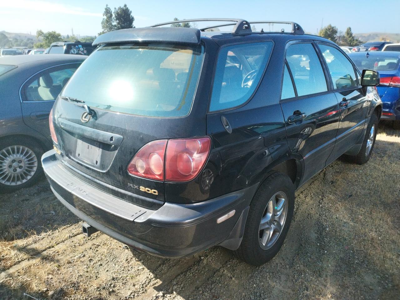Photo 4 from auction – 1999 LEXUS RX 300 with VIN JT6HF10U4X0028637