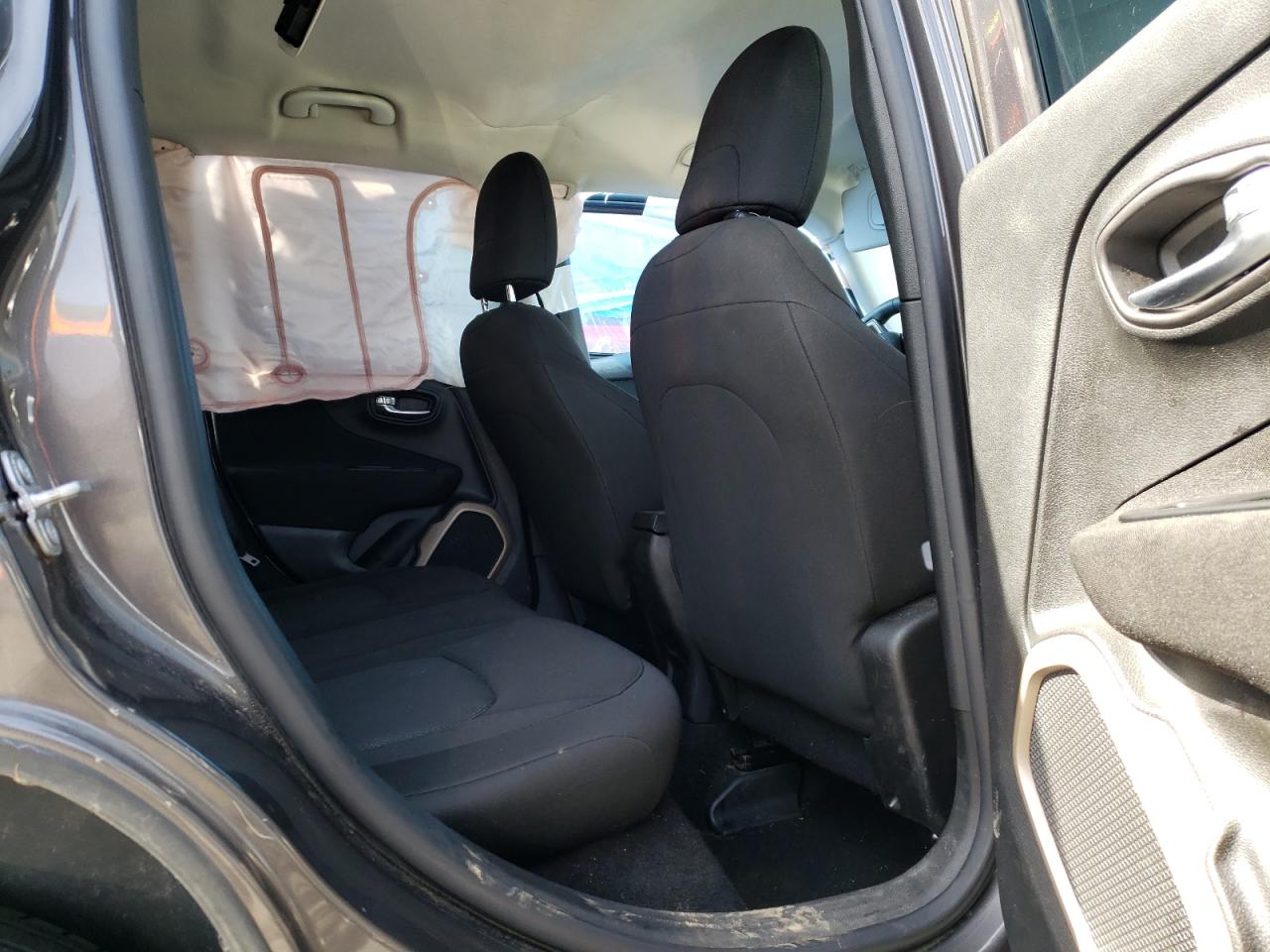Photo 6 from auction – 2017 JEEP RENEGADE S with VIN ZACCJBAB8HPG65496