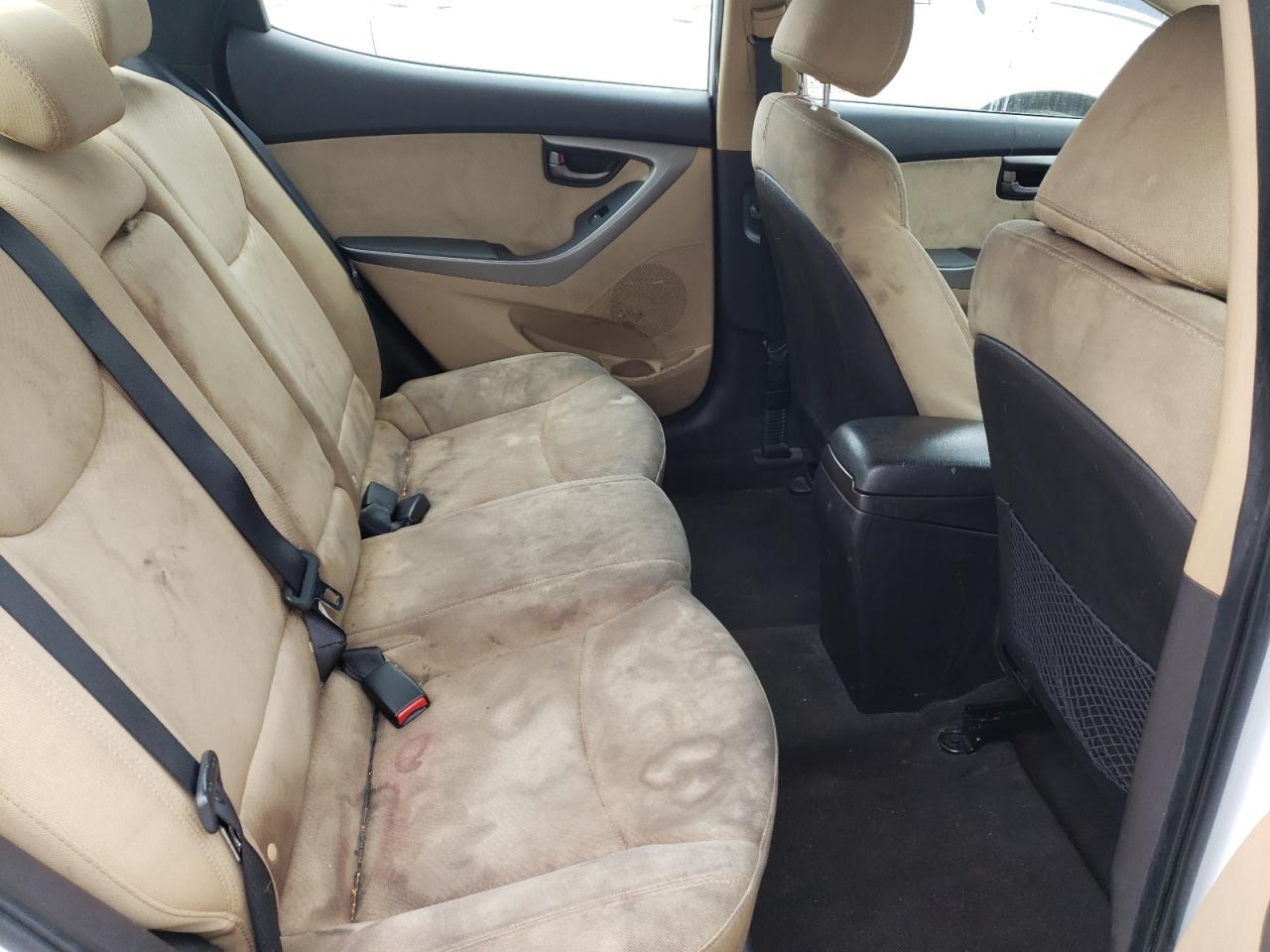 Photo 6 from auction – 2012 HYUNDAI ELANTRA GL with VIN 5NPDH4AE7CH122244
