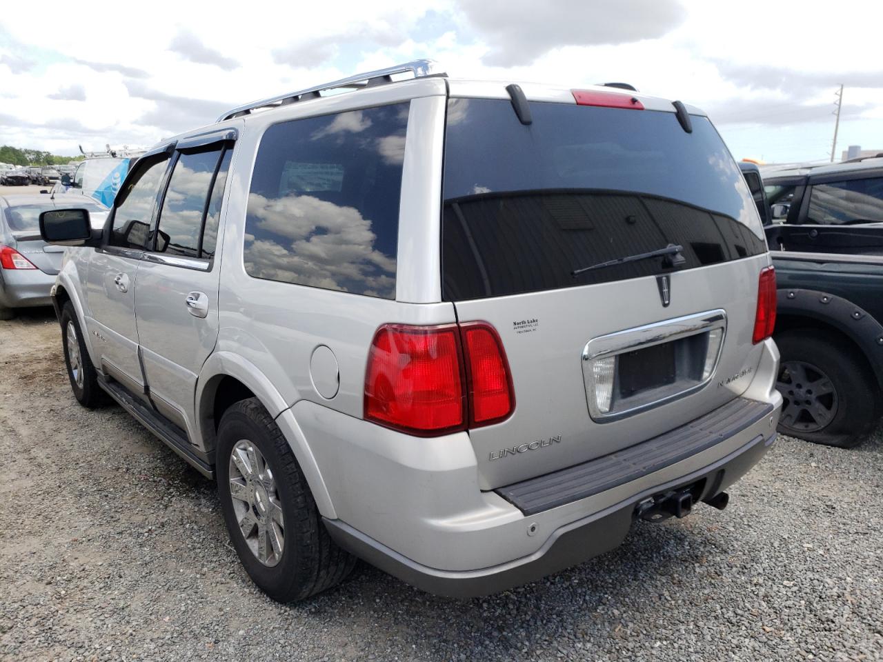 Photo 3 from auction – 2004 LINCOLN NAVIGATOR with VIN 5LMFU27R44LJ17995