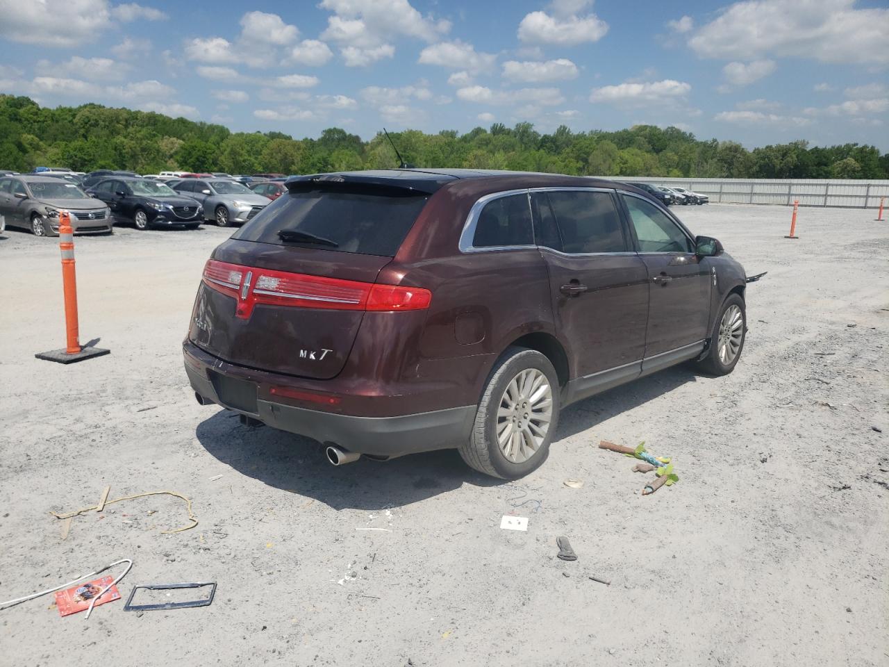 Photo 4 from auction – 2010 LINCOLN MKT with VIN 2LMHJ5FR9ABJ11665