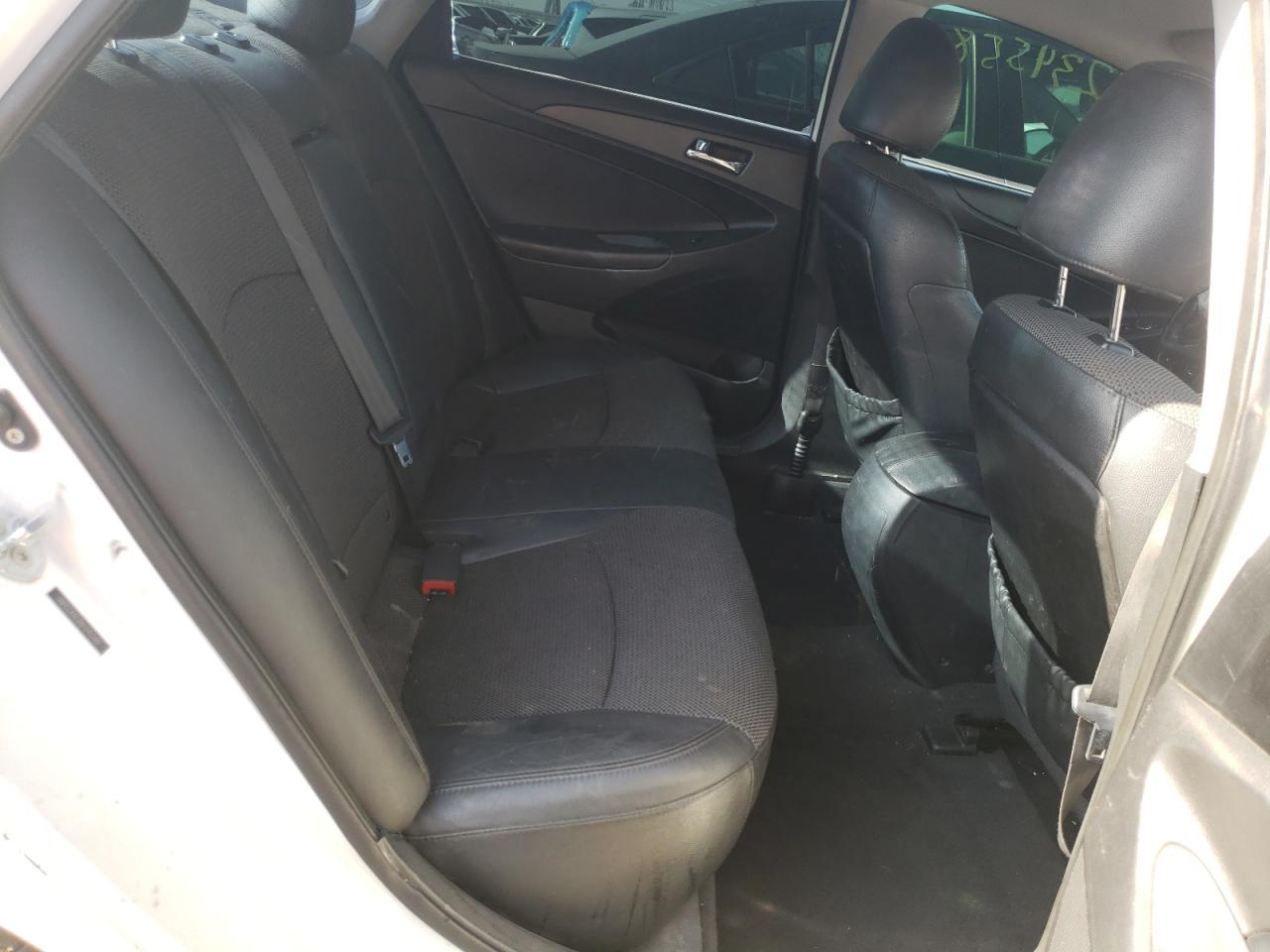 Photo 6 from auction – 2011 HYUNDAI SONATA SE with VIN 5NPEC4AC2BH241240