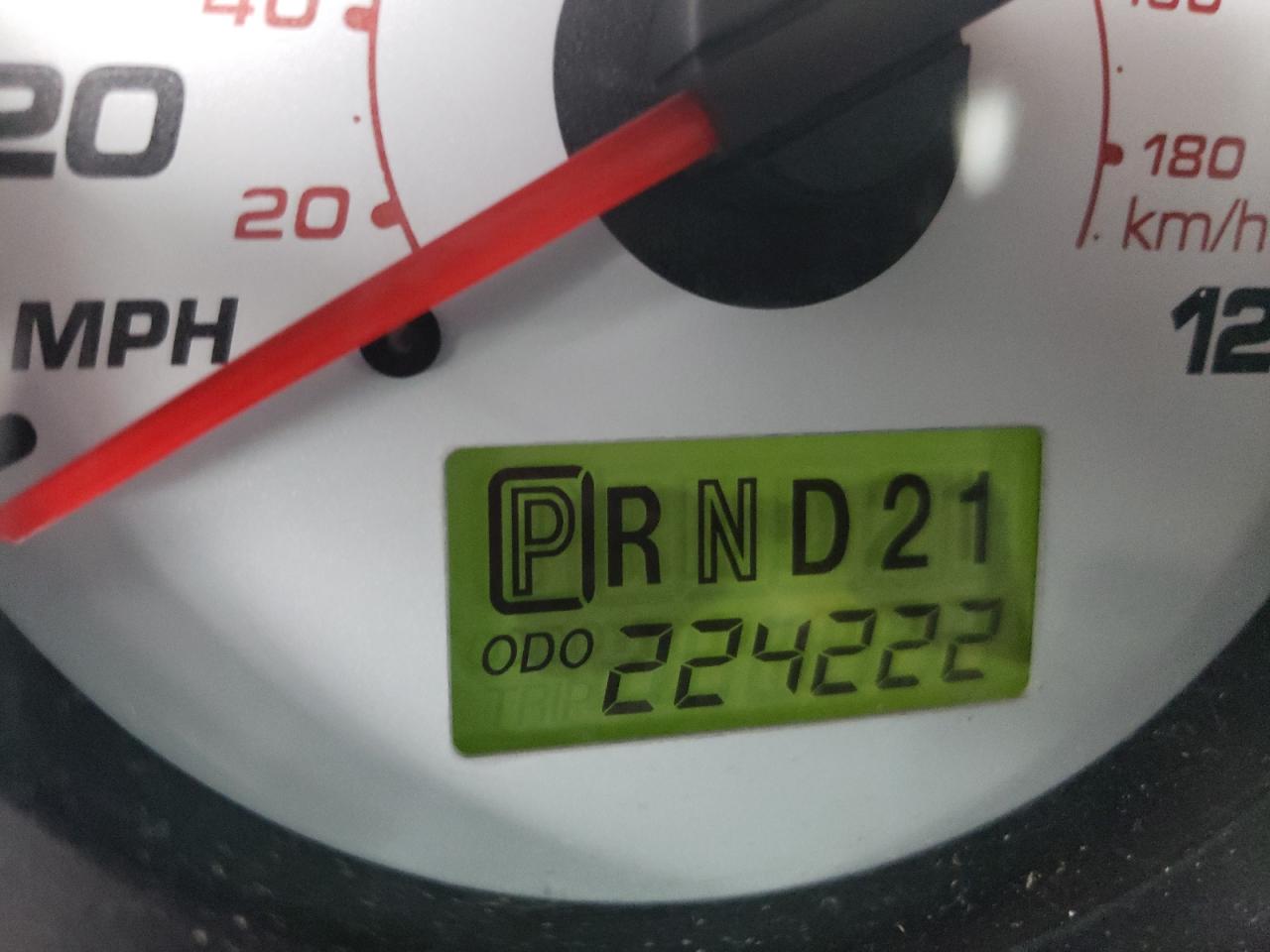 Photo 8 from auction – 2004 FORD ESCAPE XLT with VIN 1FMYU03134KA78466