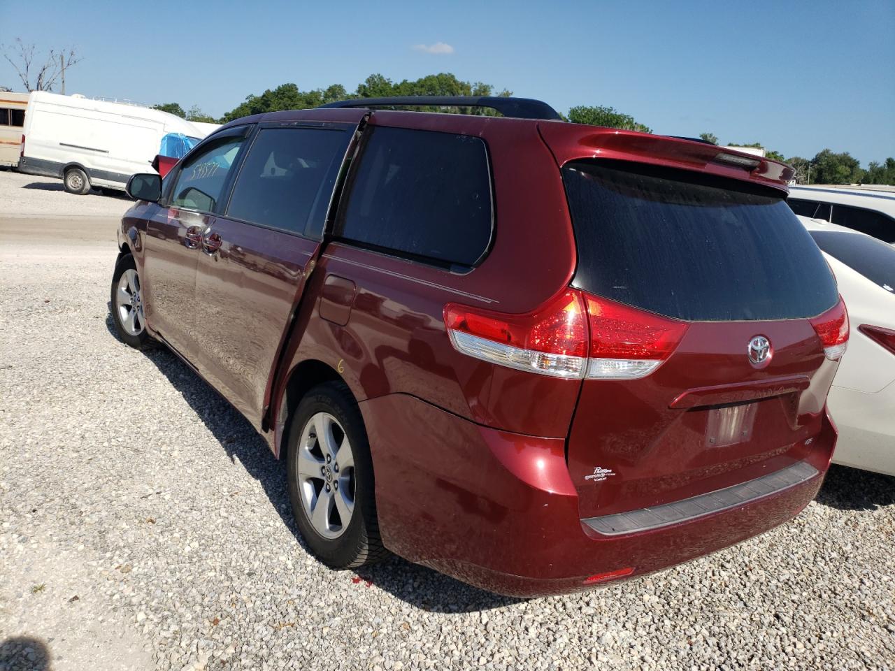 Photo 19 from auction – 2011 TOYOTA SIENNA LE with VIN 5TDKK3DC3BS106726